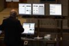 El Ibex abre con un alza del 0,58% y conquista los 8.100 enteros
